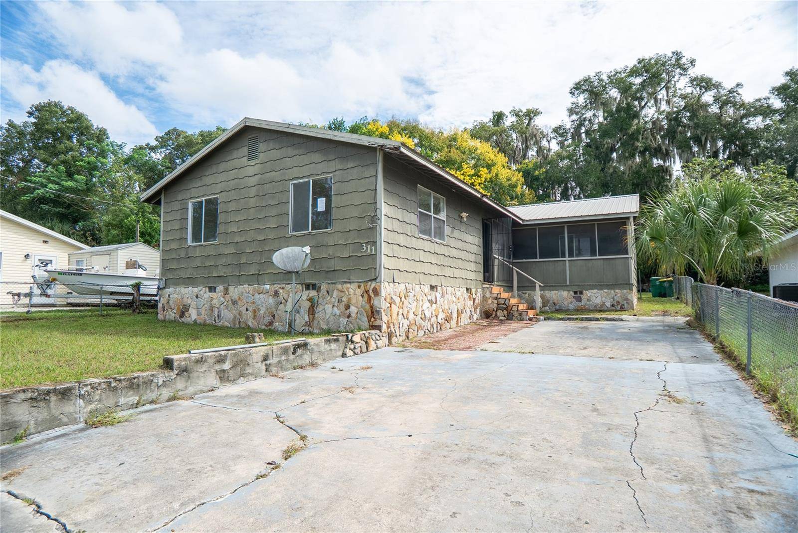 311 S THOMPSON AVE, Deland, FL 32720