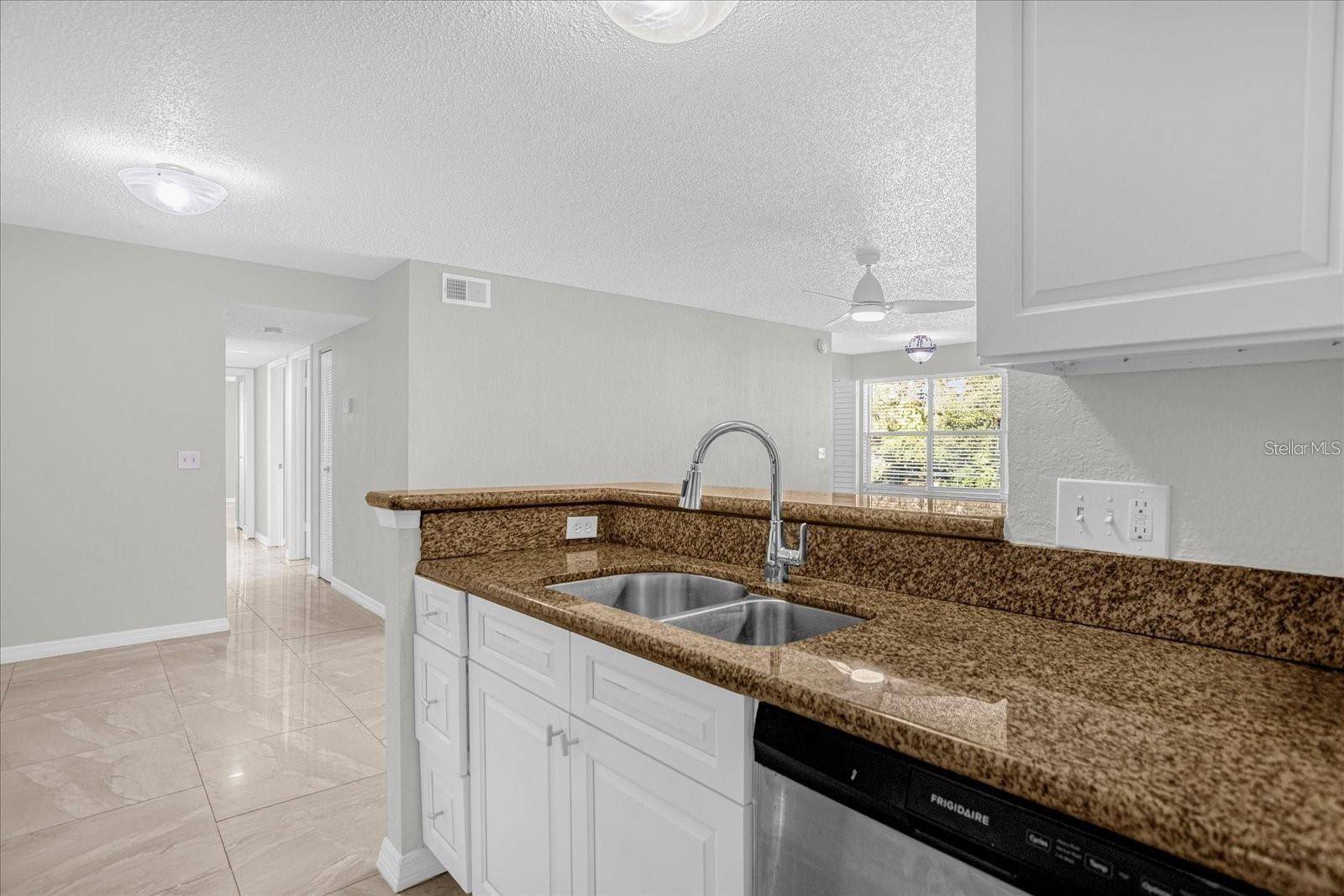 5132 CONROY RD #928, Orlando, FL 32811