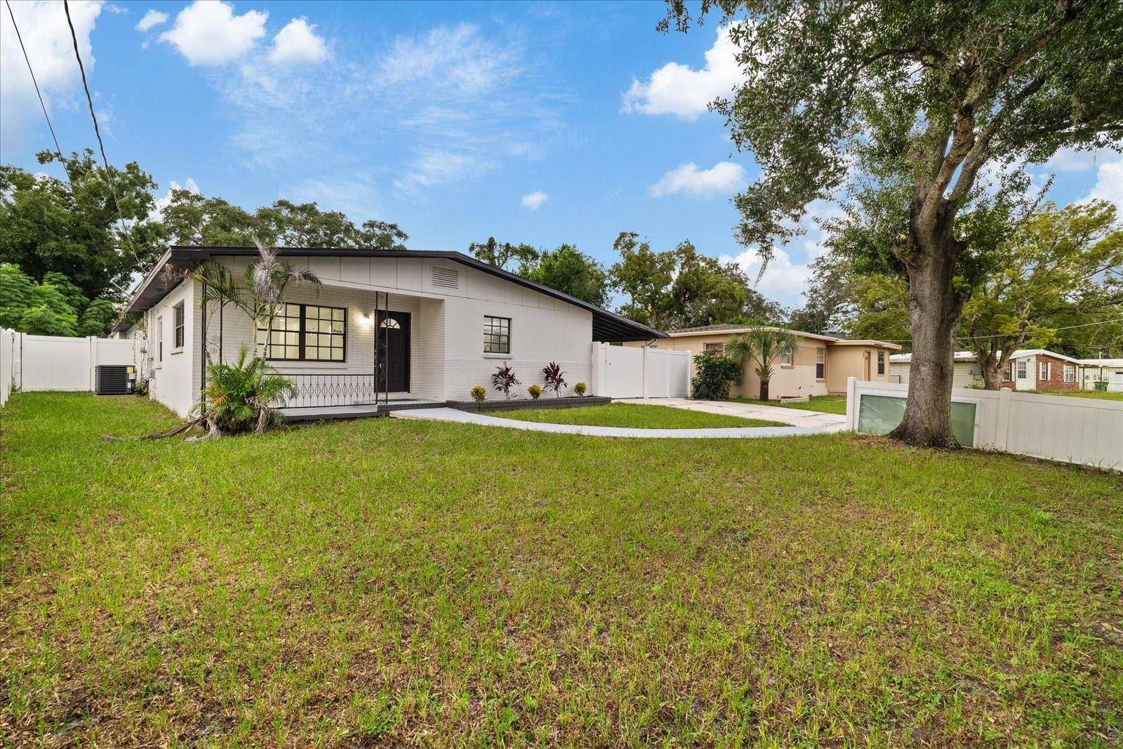 9410 N VALLE DR, Tampa, FL 33612