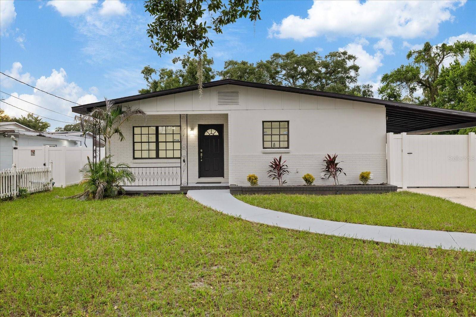9410 N VALLE DR, Tampa, FL 33612
