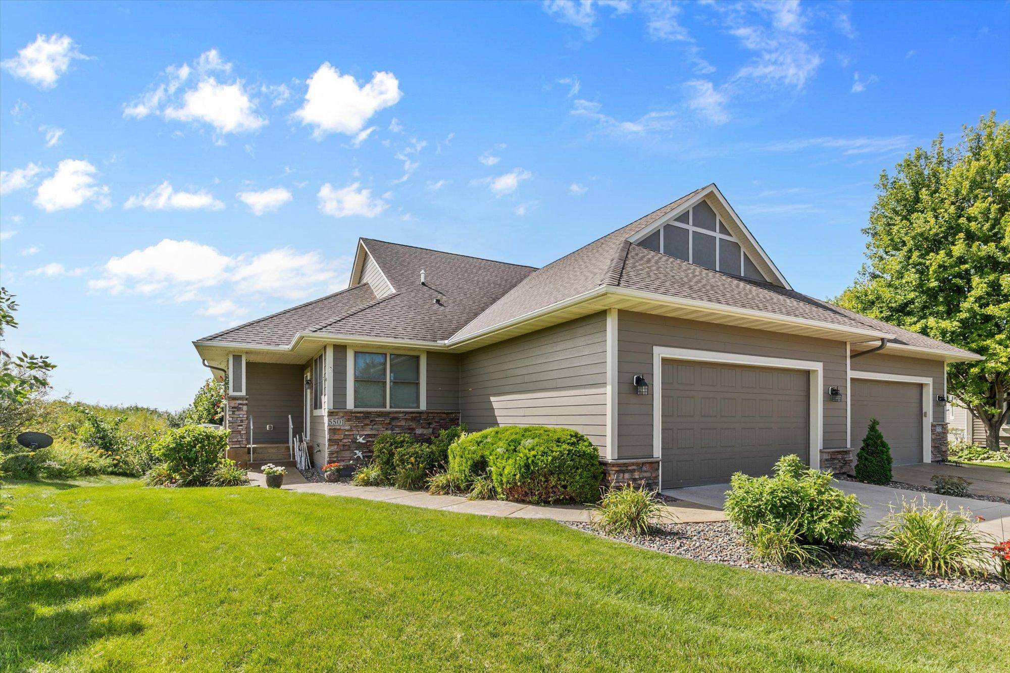 5501 Fernbrook LN N, Plymouth, MN 55446