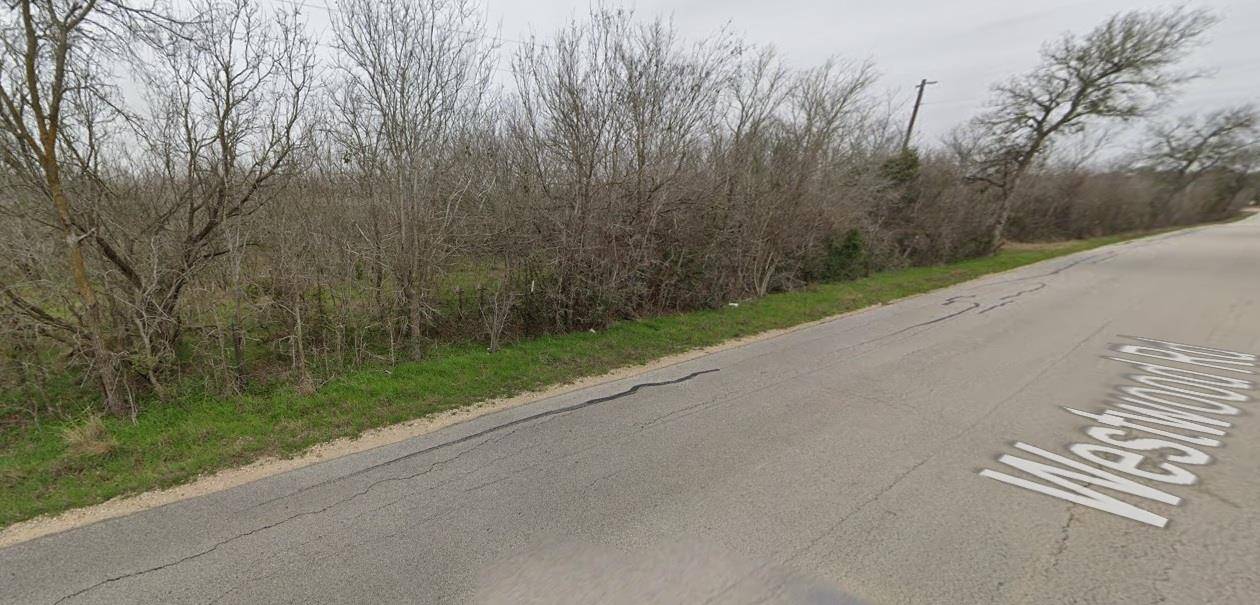 3147 Westwood RD, Lockhart, TX 78644