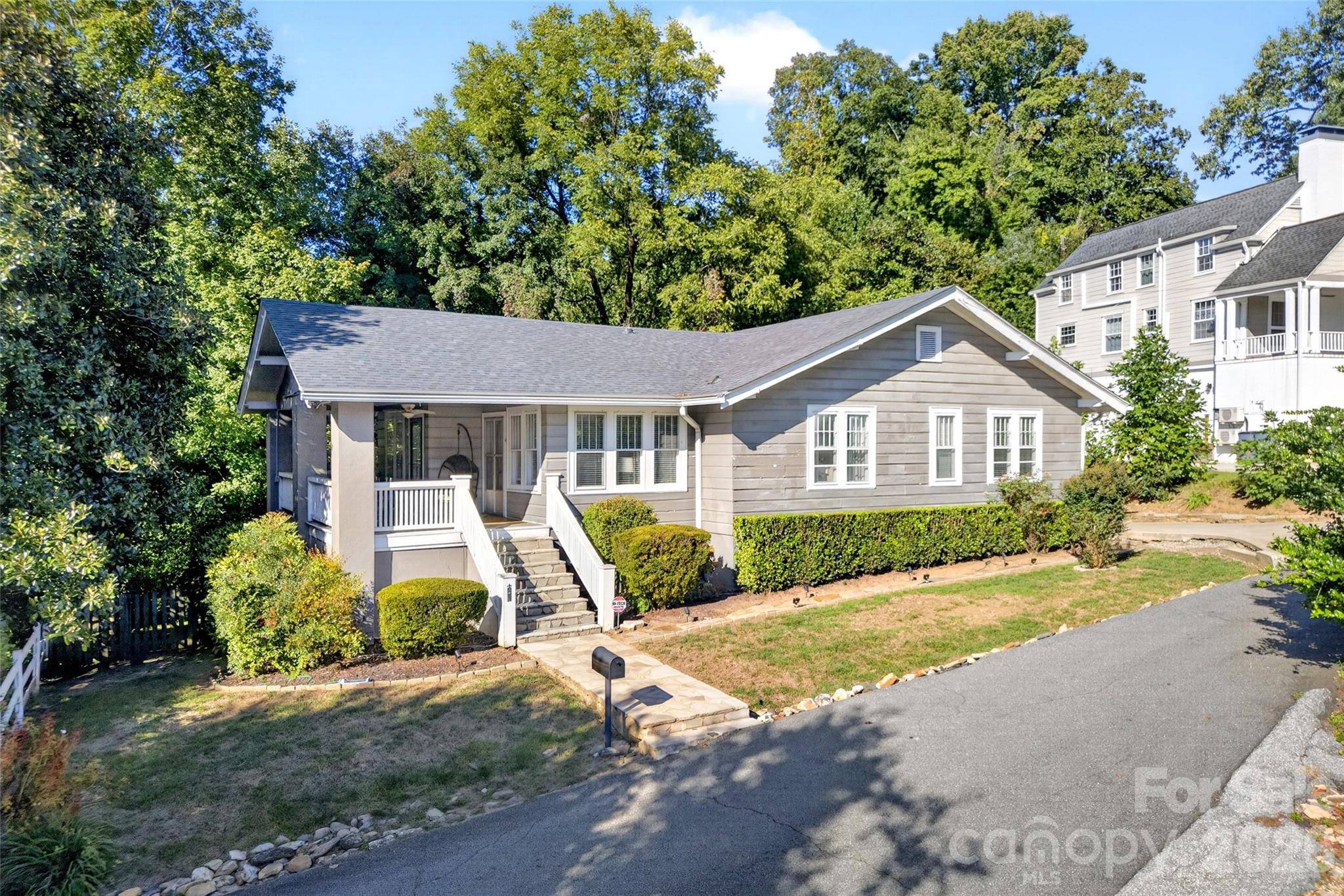 26 Hillside DR, Marion, NC 28752