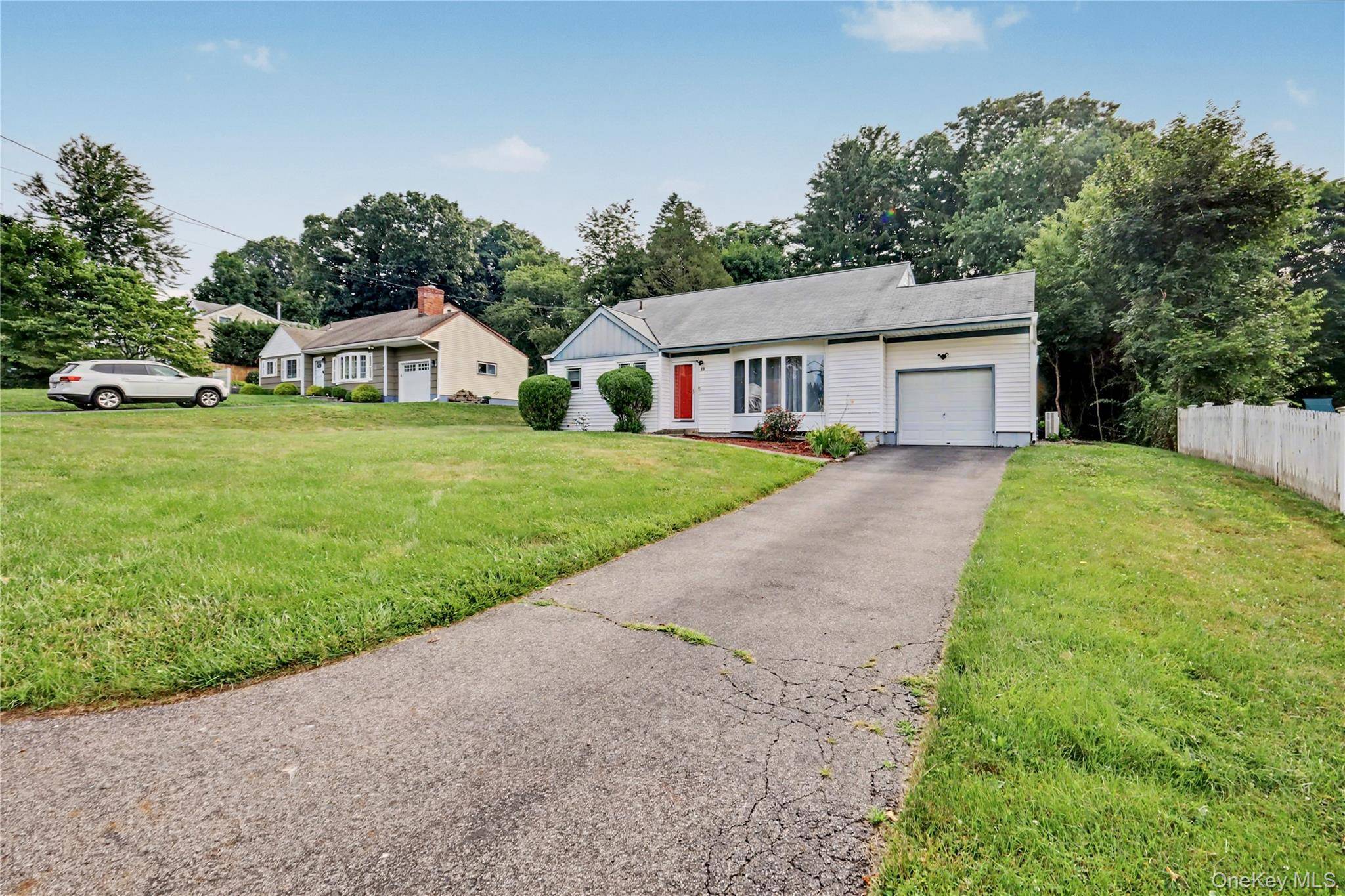 19 Cynthia RD, Cortlandt Manor, NY 10567