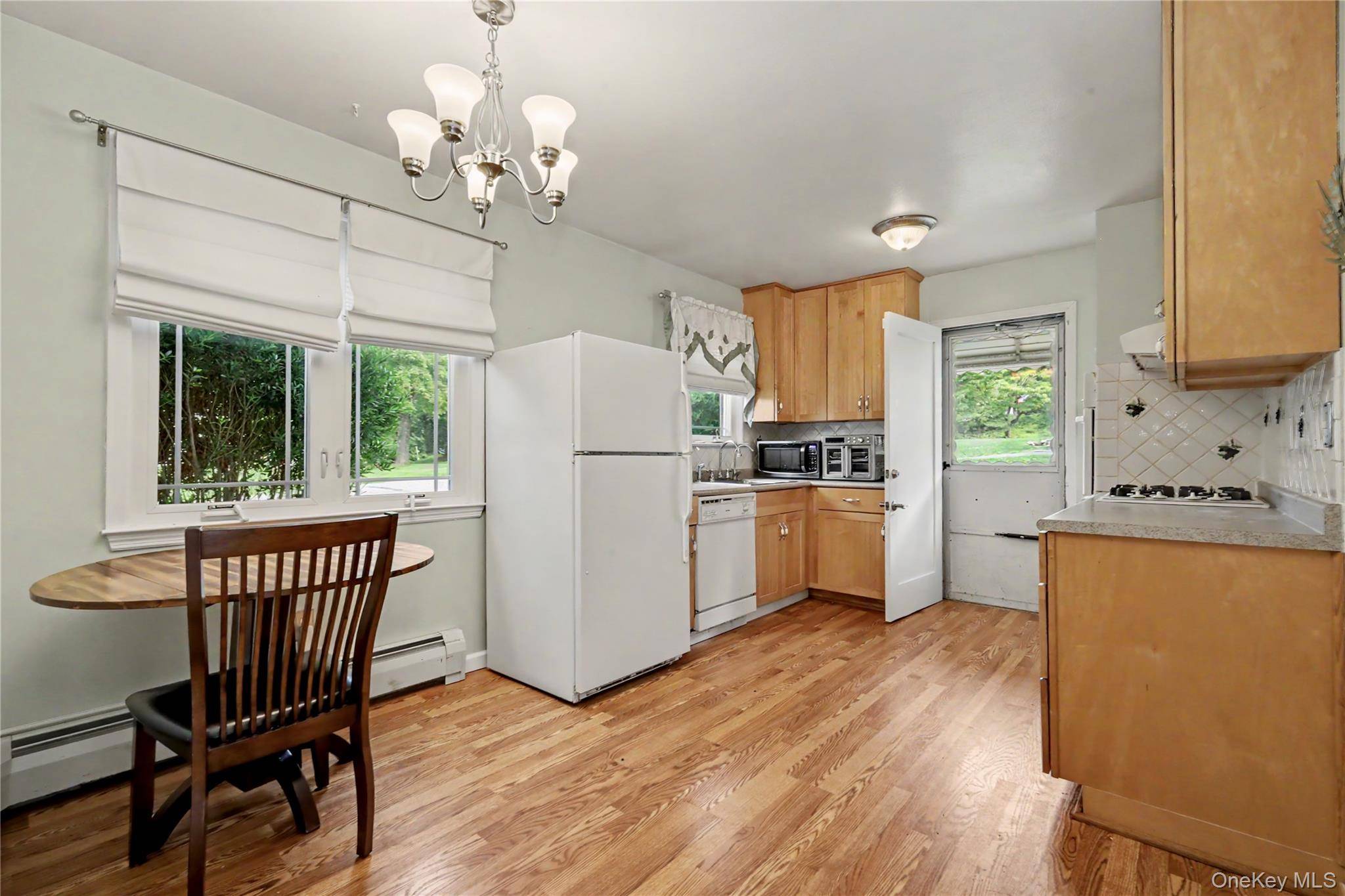19 Cynthia RD, Cortlandt Manor, NY 10567