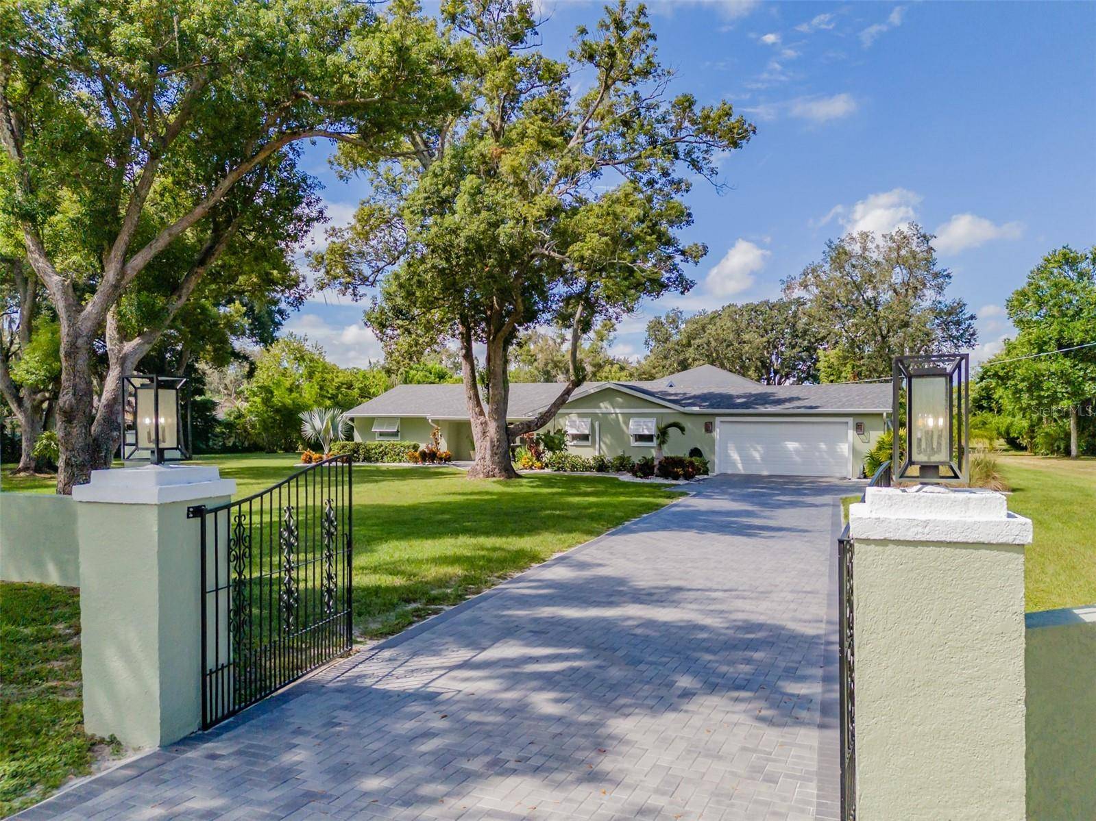 2606 BRUCKEN RD, Valrico, FL 33596