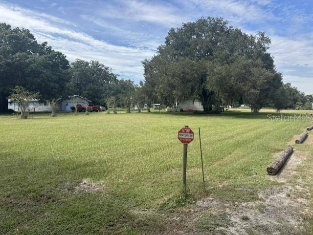 9581 MCINTOSH RD, Dover, FL 33527