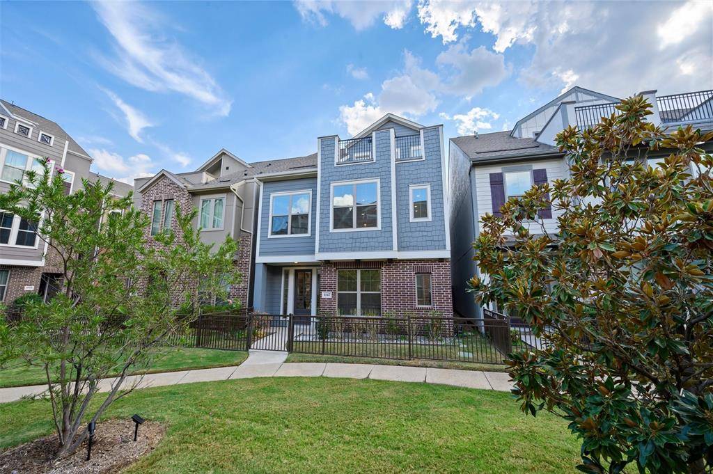 1047 Manacor Lane, Dallas, TX 75212