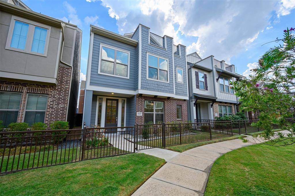 1047 Manacor Lane, Dallas, TX 75212