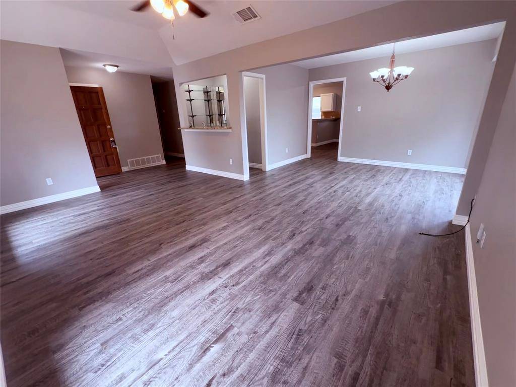 2612 S Meadow Drive, Fort Worth, TX 76133