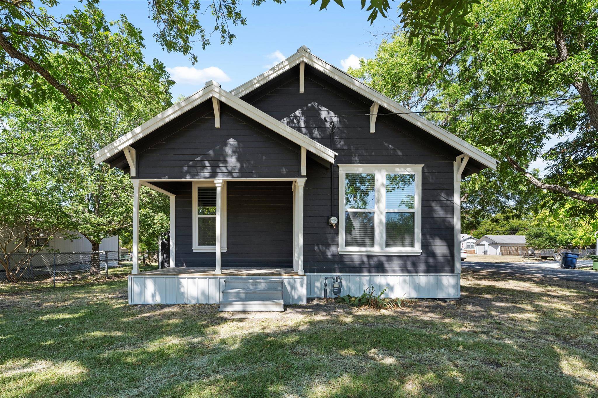 400 S Roswell ST, Granger, TX 76530