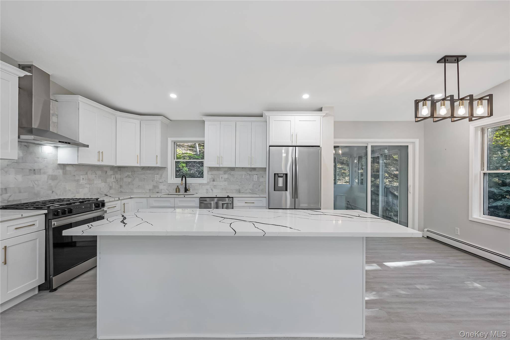 644 BREAD AND CHEESE HOLLOW RD, Huntington, NY 11768