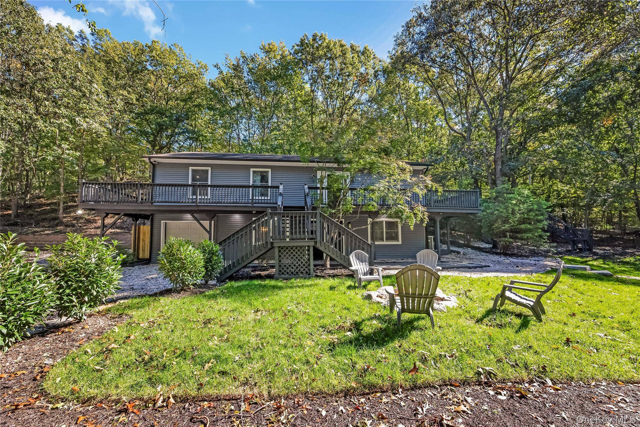 644 BREAD AND CHEESE HOLLOW RD, Huntington, NY 11768