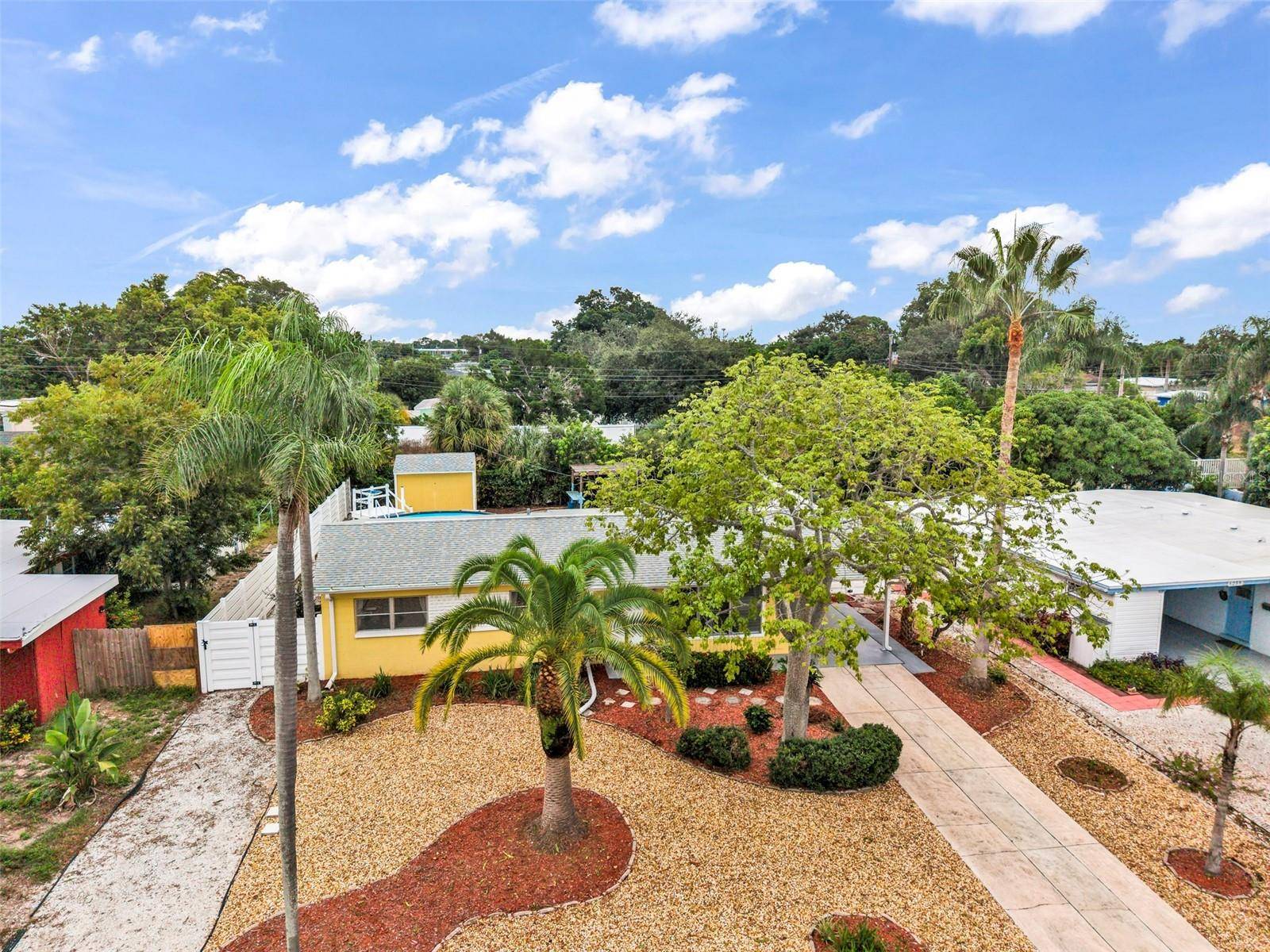 6235 COLUMBIA DR, Bradenton, FL 34207