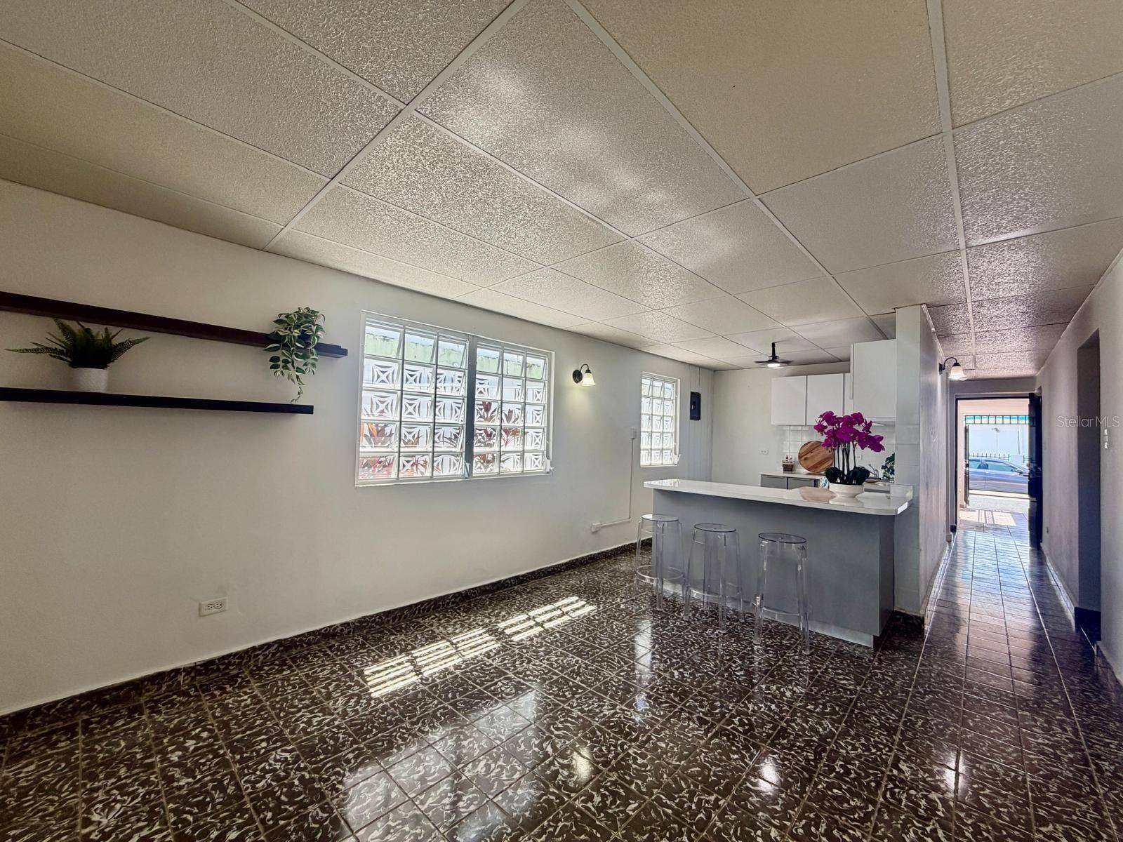 2KR GUAM ST #885B, San Juan, PR 00924
