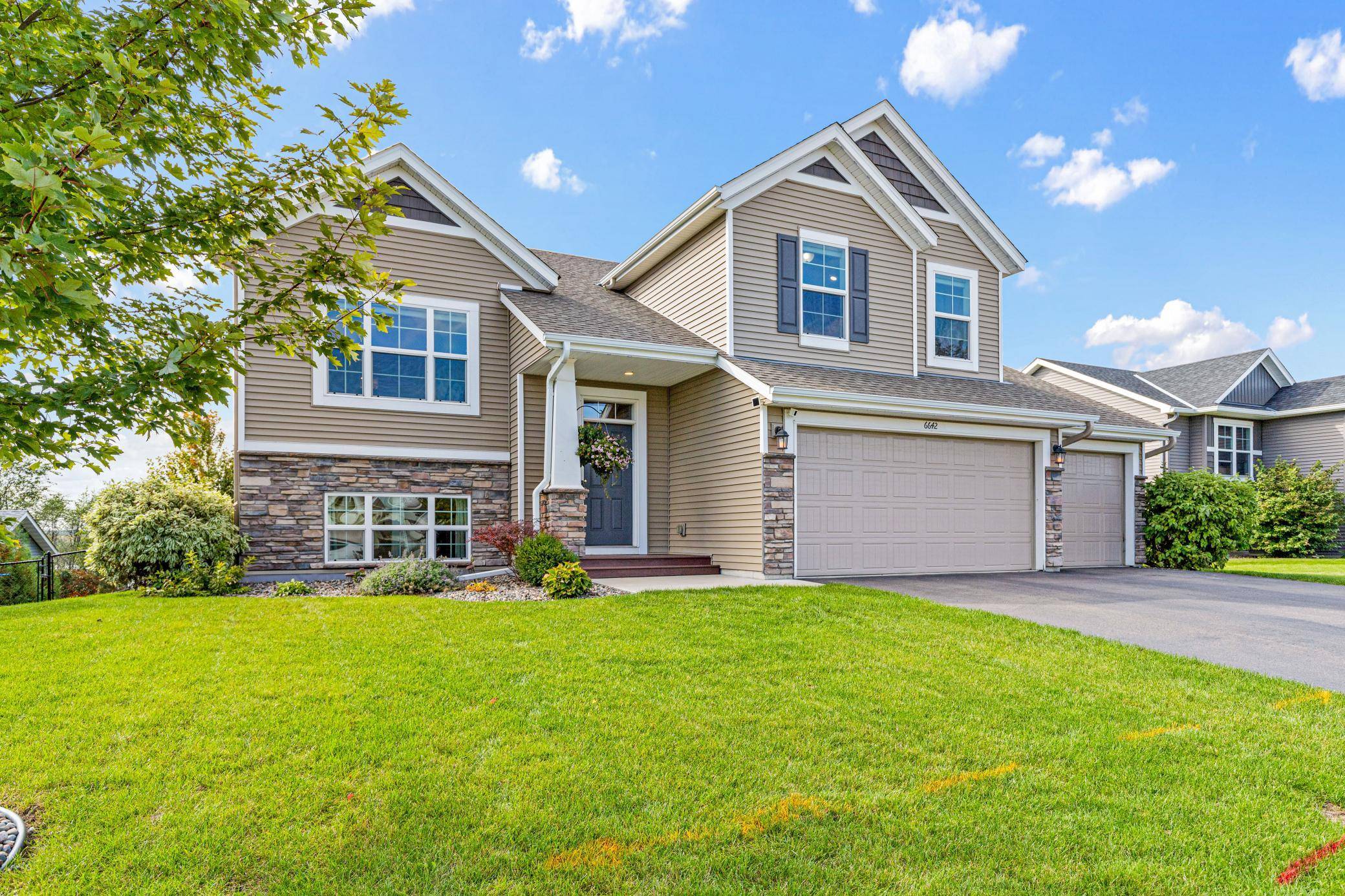 6642 96th ST S, Cottage Grove, MN 55016