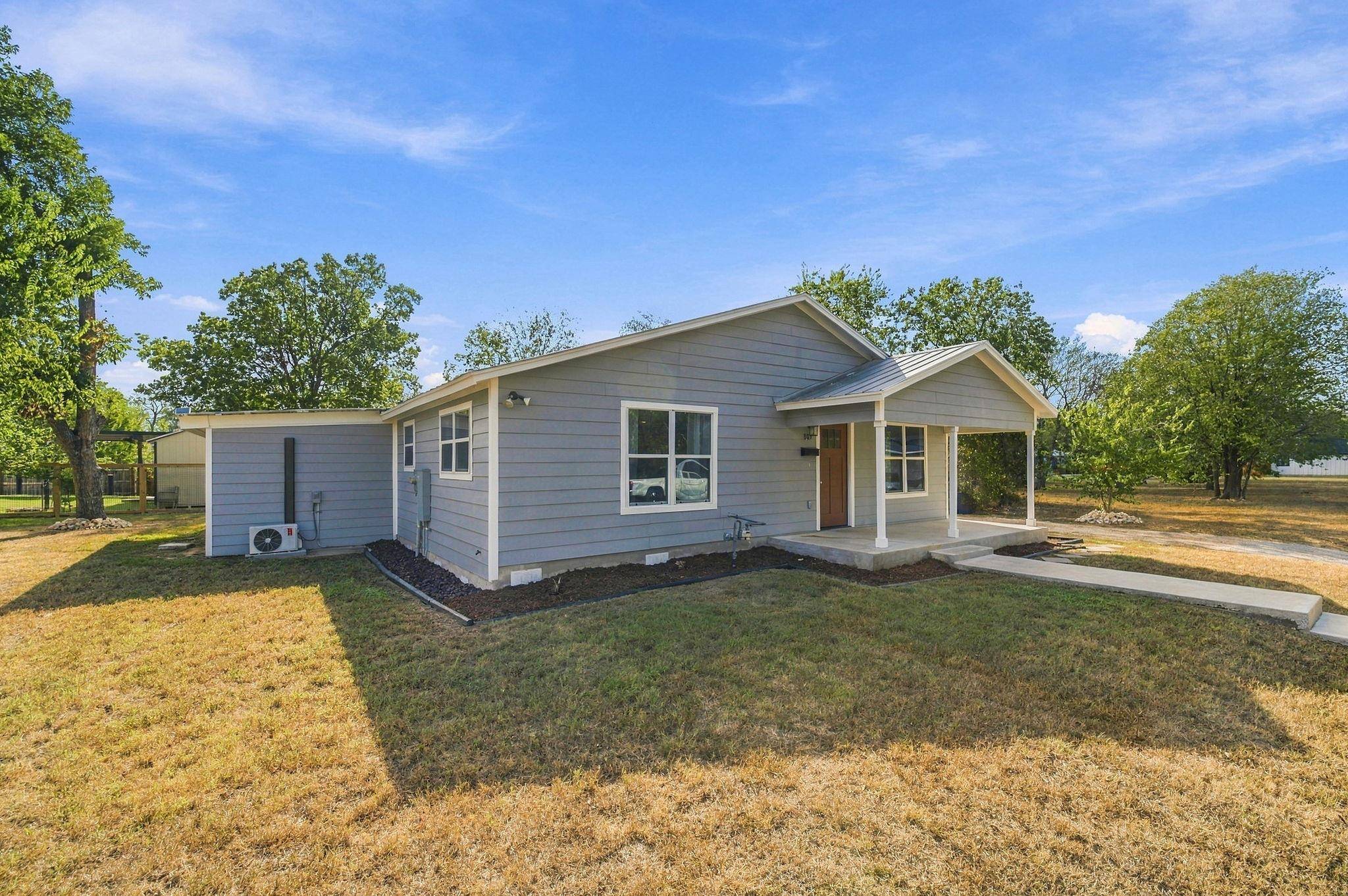 805 Haysel ST, Bastrop, TX 78602