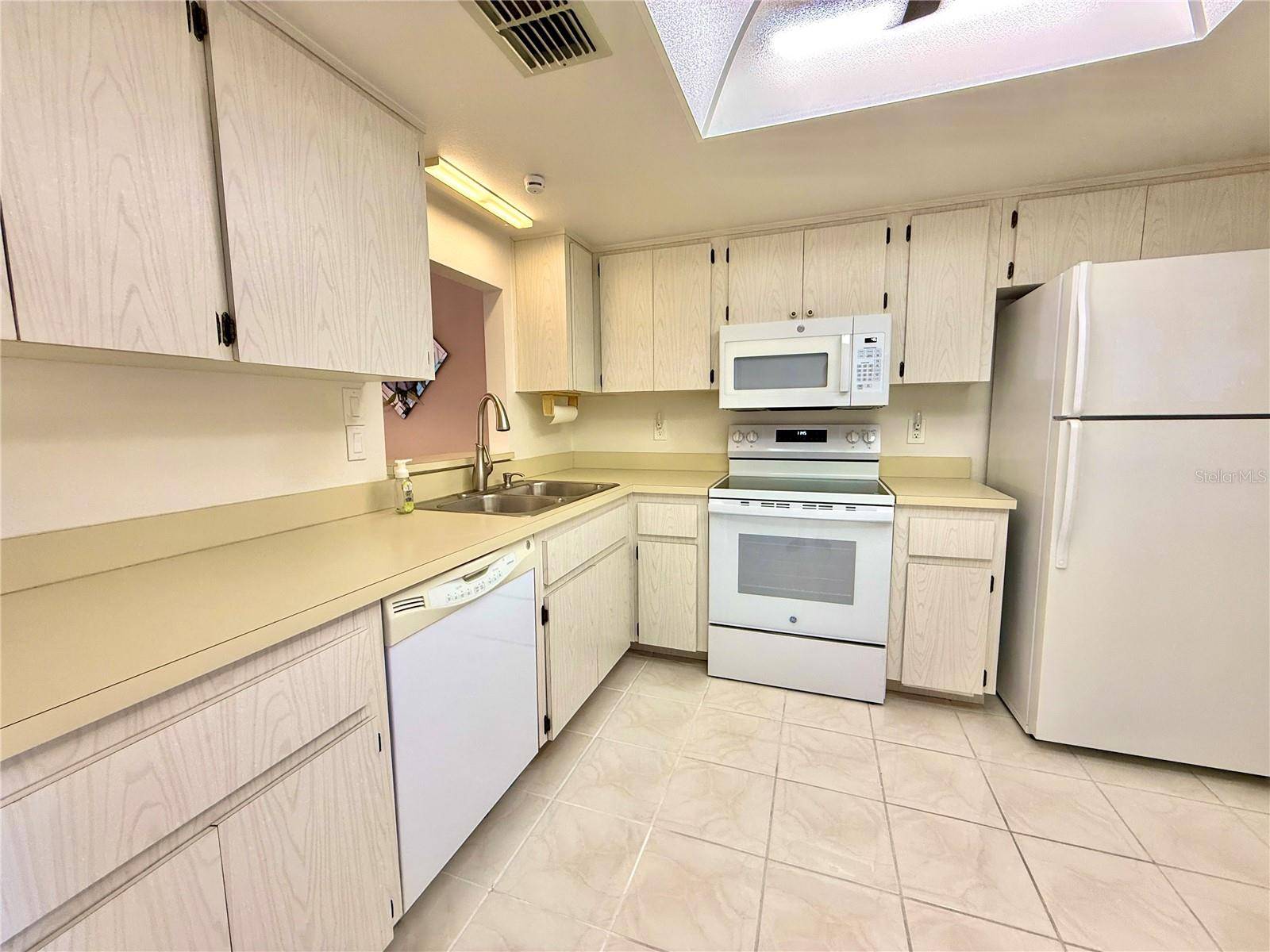 10816 LAQUINTA DR, New Port Richey, FL 34654