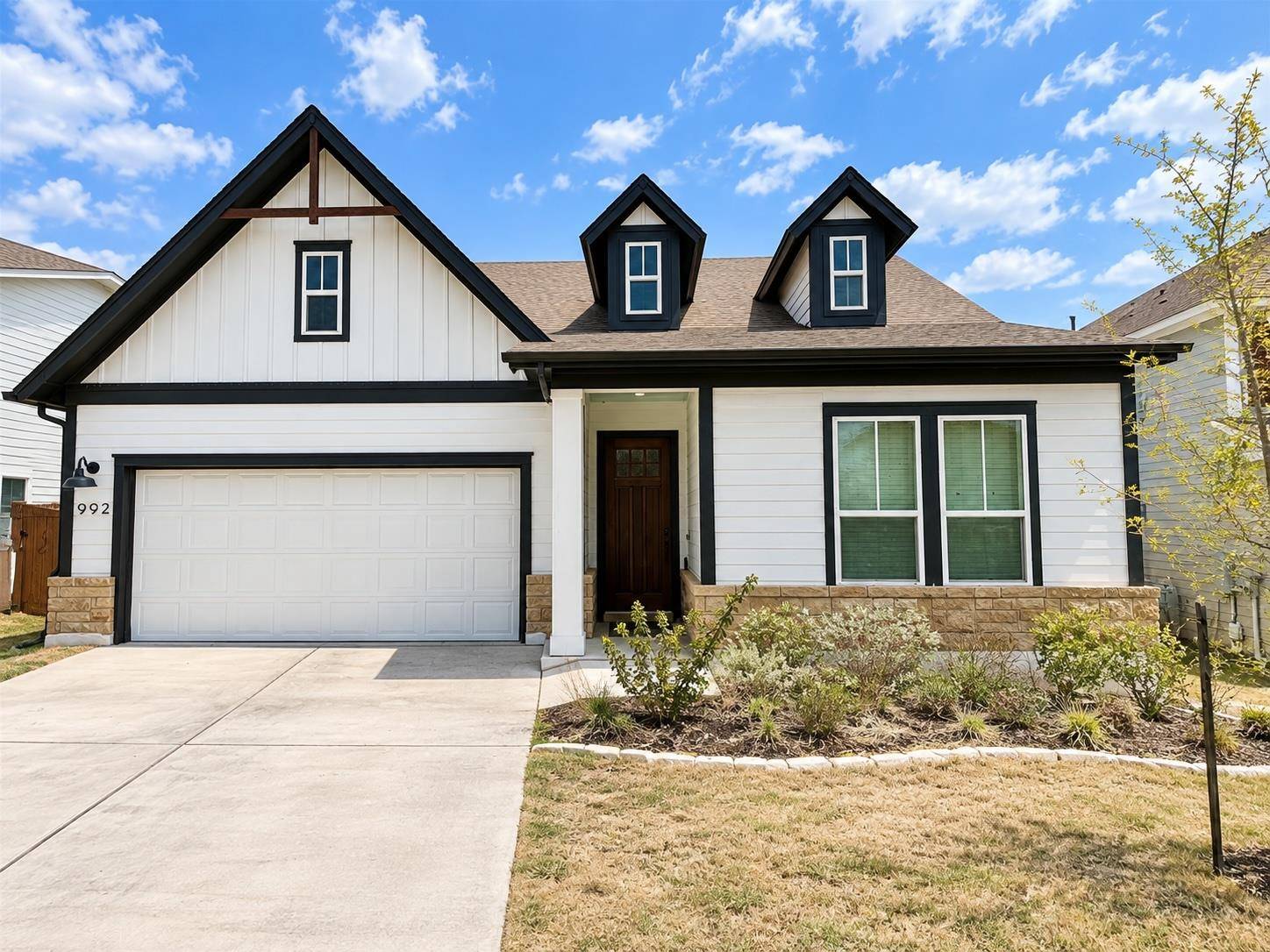 992 Hazy Hills LOOP, Dripping Springs, TX 78620