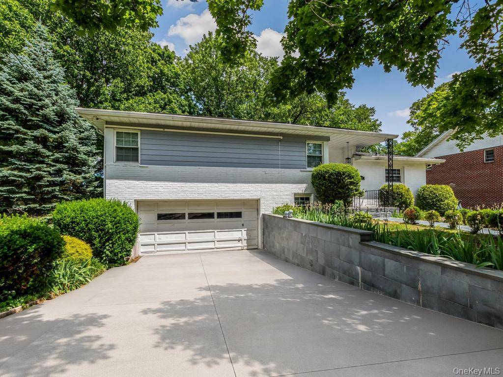 130 La Salle DR, Yonkers, NY 10710