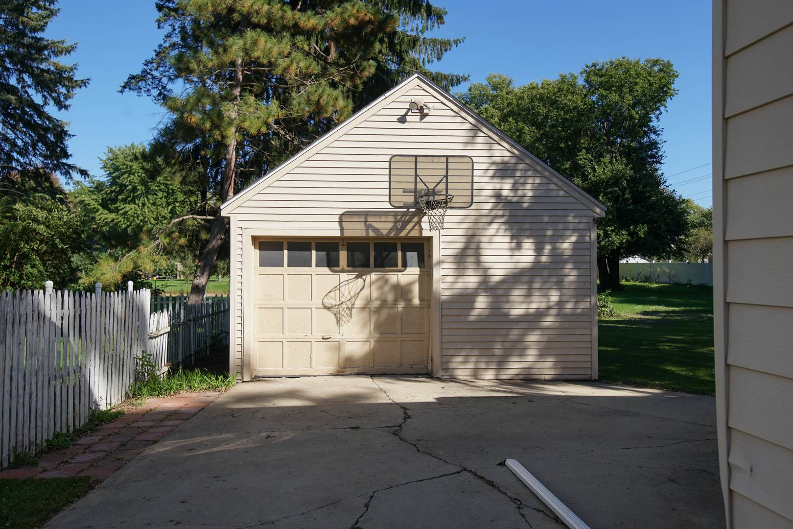 32 S College ST, Batavia, IL 60510