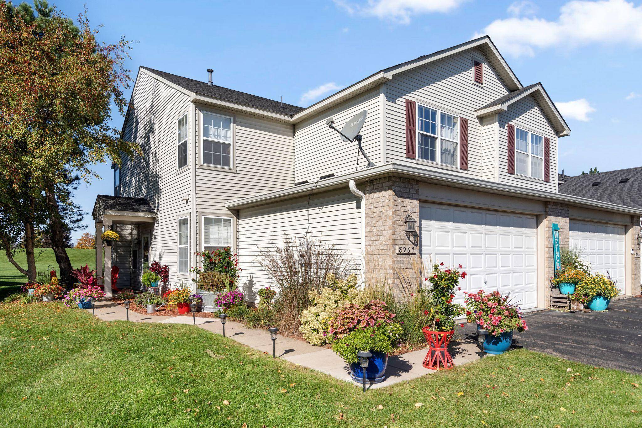 8967 Comstock LN N, Maple Grove, MN 55311