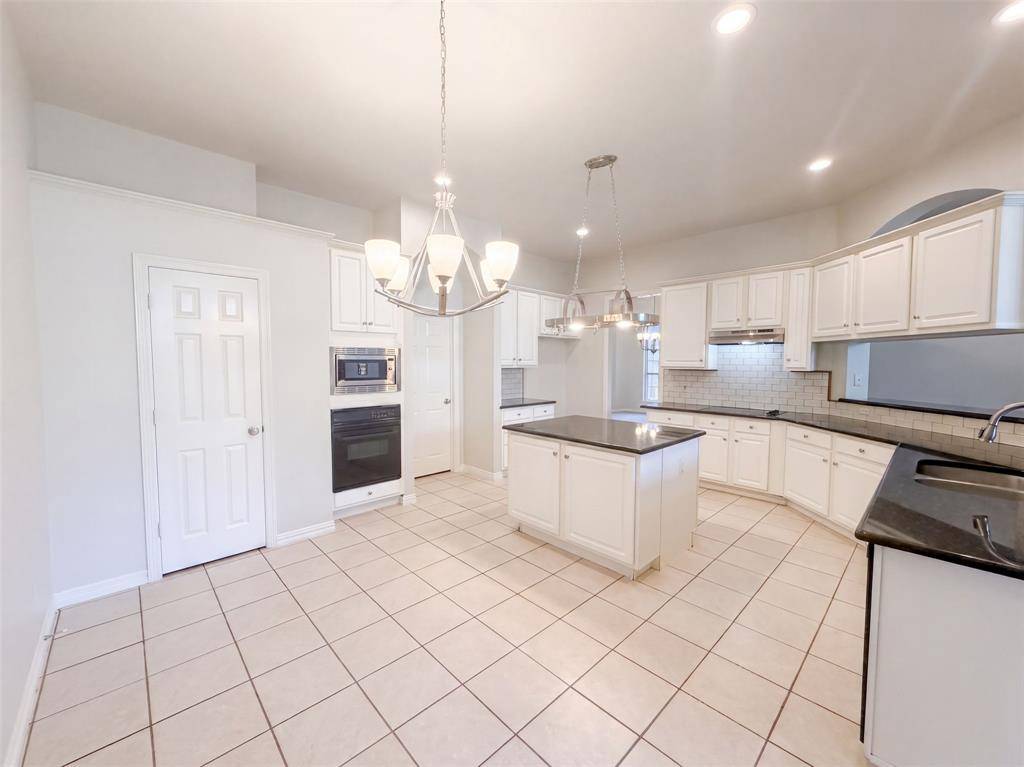6 Cimarron Court, Trophy Club, TX 76262
