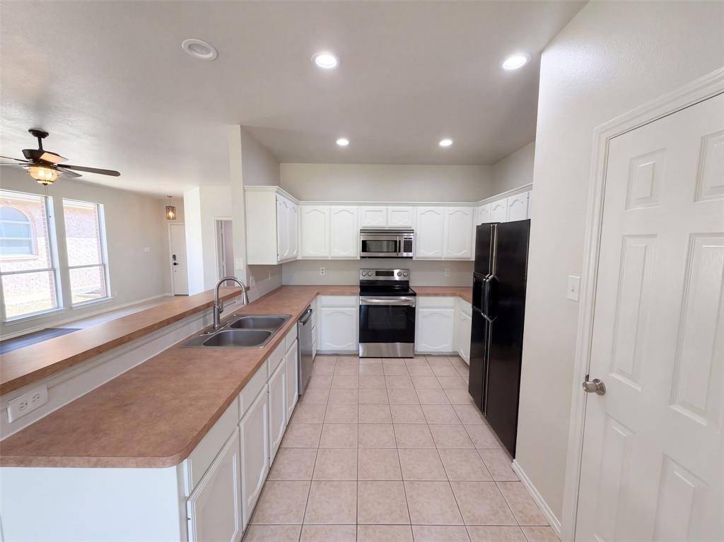 2617 Silver Hill Drive, Fort Worth, TX 76131