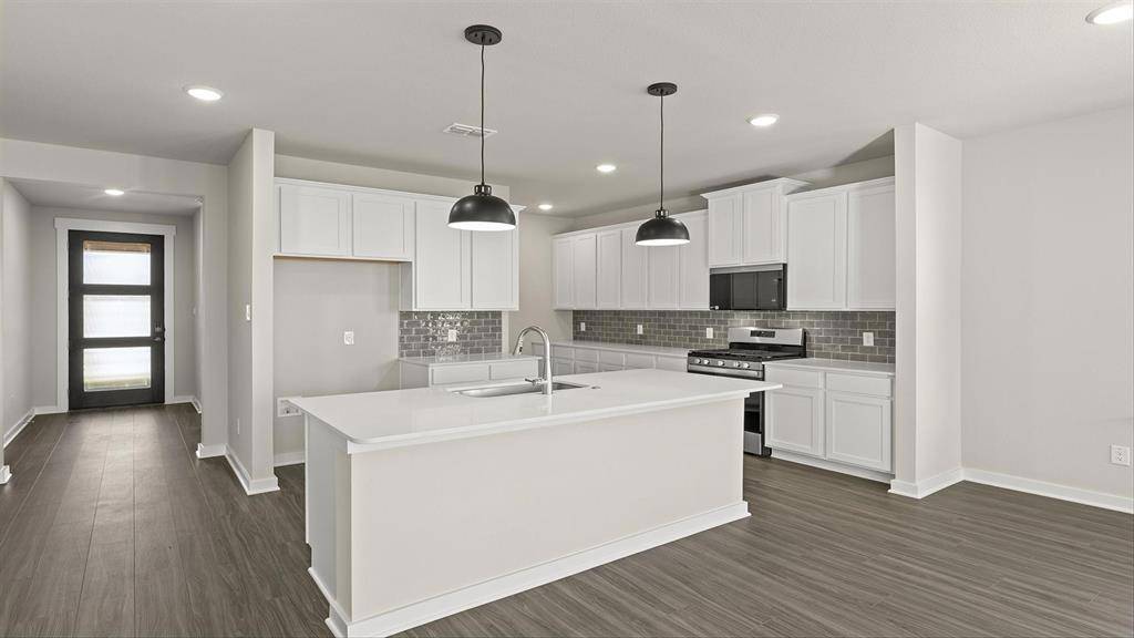 6908 Lincoln Pin Way, Fort Worth, TX 76036
