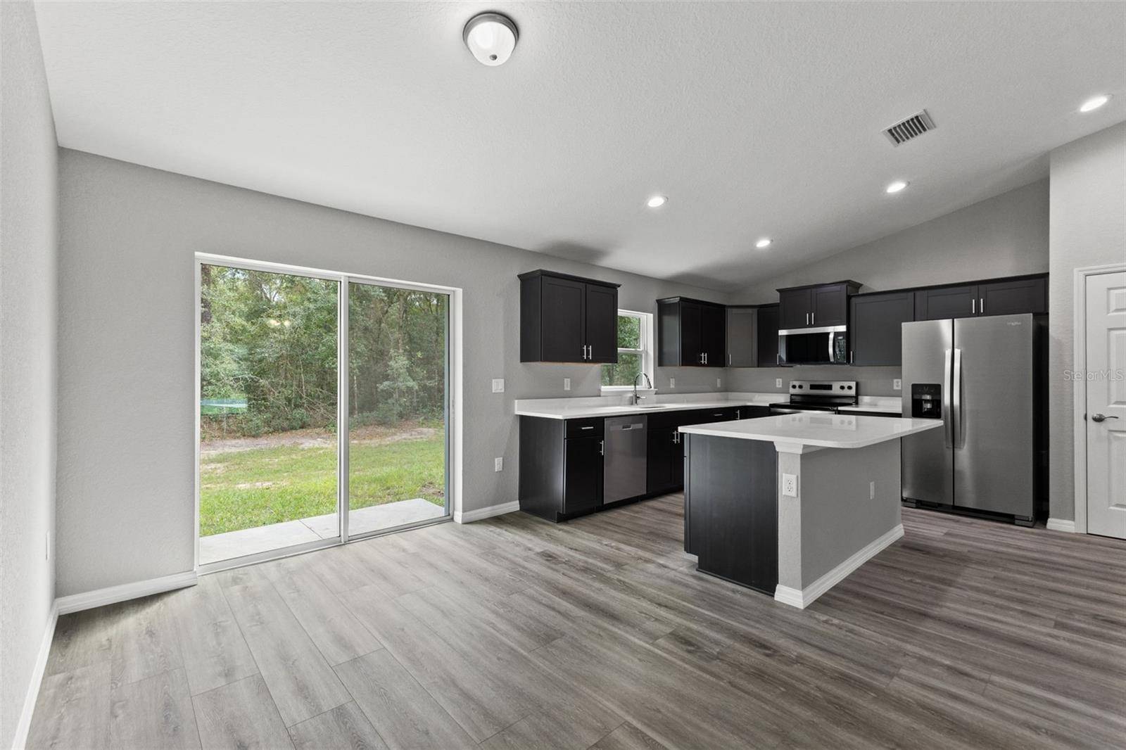 1736 W HALL PL, Citrus Springs, FL 34434