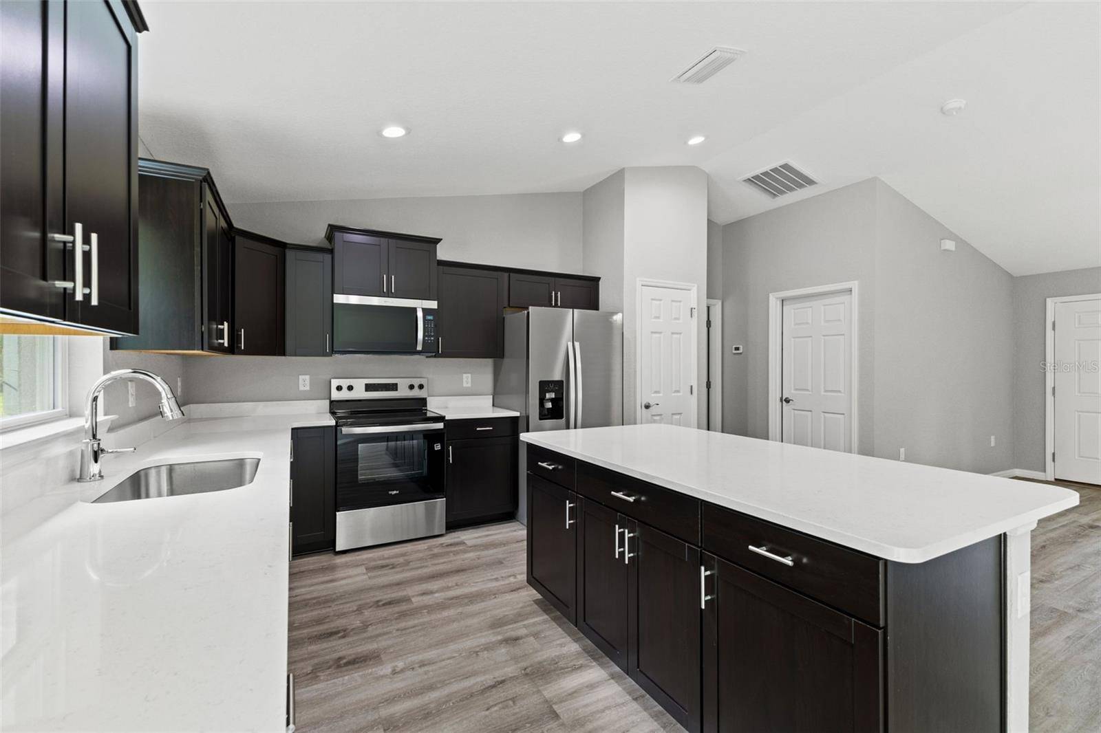 1736 W HALL PL, Citrus Springs, FL 34434