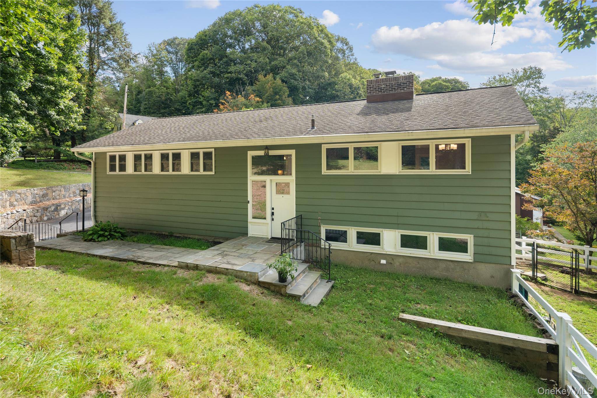 94 Todd LN, Briarcliff Manor, NY 10510