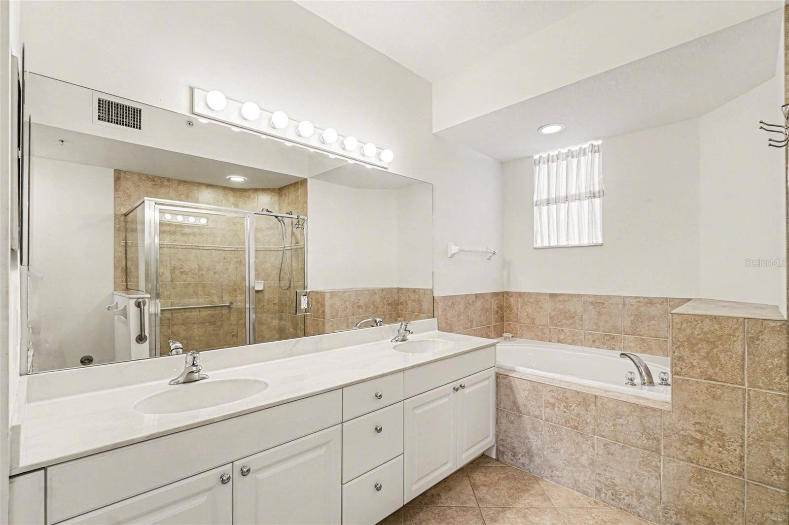 4683 CLUB DR #101, Port Charlotte, FL 33953