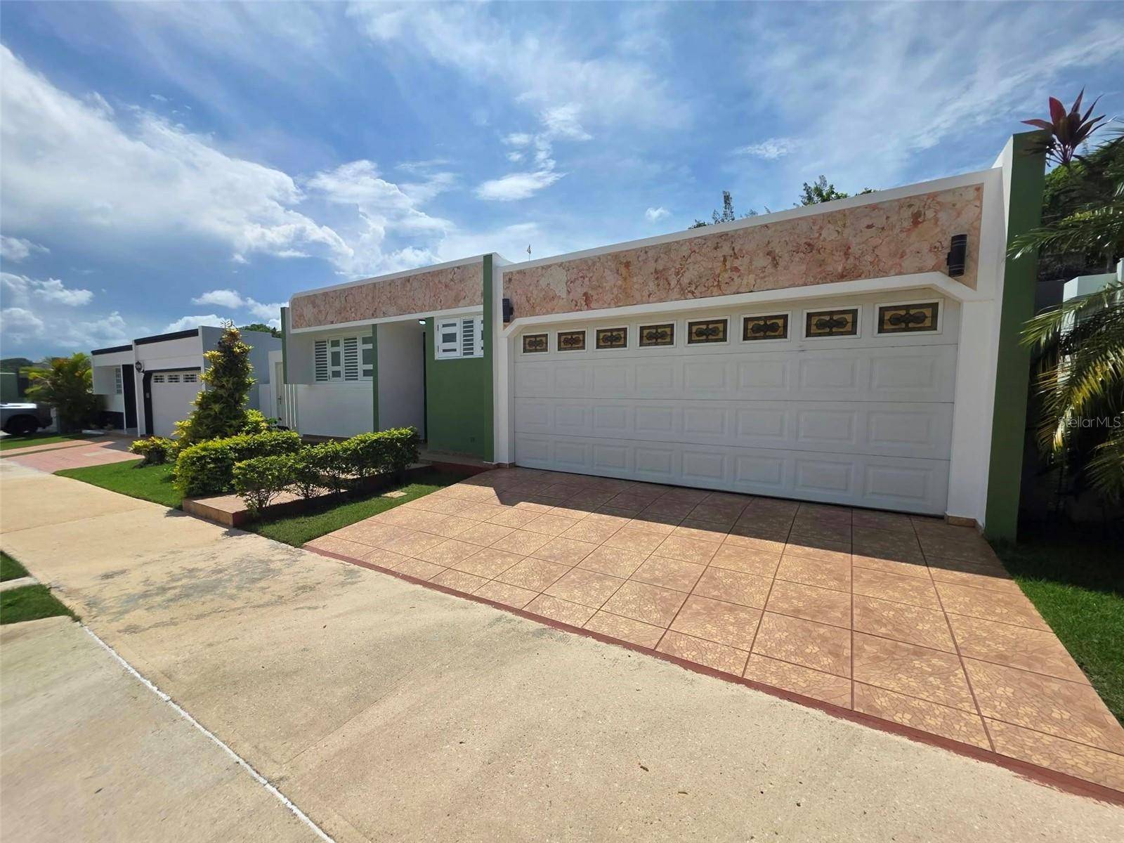 E URB. ESTANCIAS DE BONRINQUEN #63, Manati, PR 00674