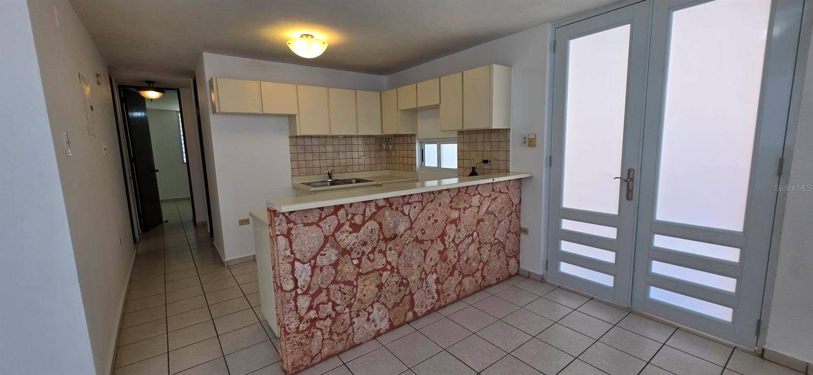 E URB. ESTANCIAS DE BONRINQUEN #63, Manati, PR 00674