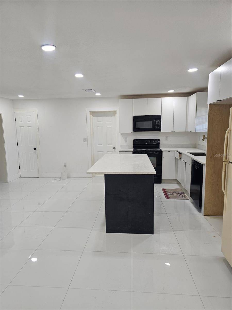 6125 LIBERTY AVE, Temple Terrace, FL 33617
