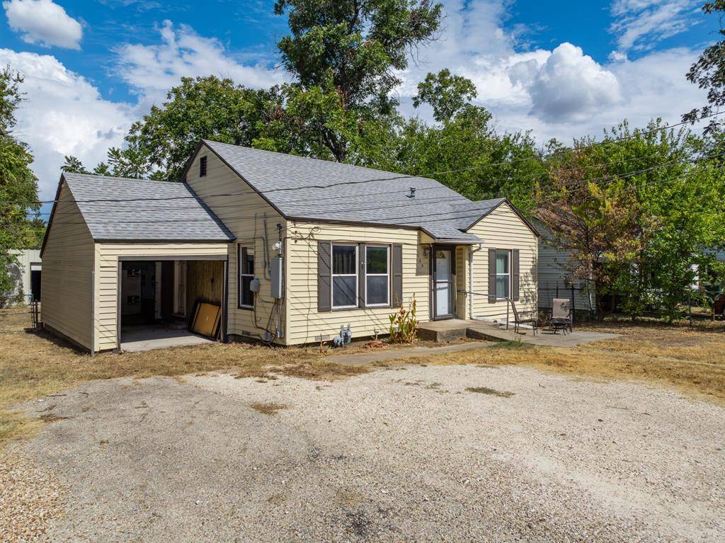 129 Victory Drive, Beverly Hills, TX 76711