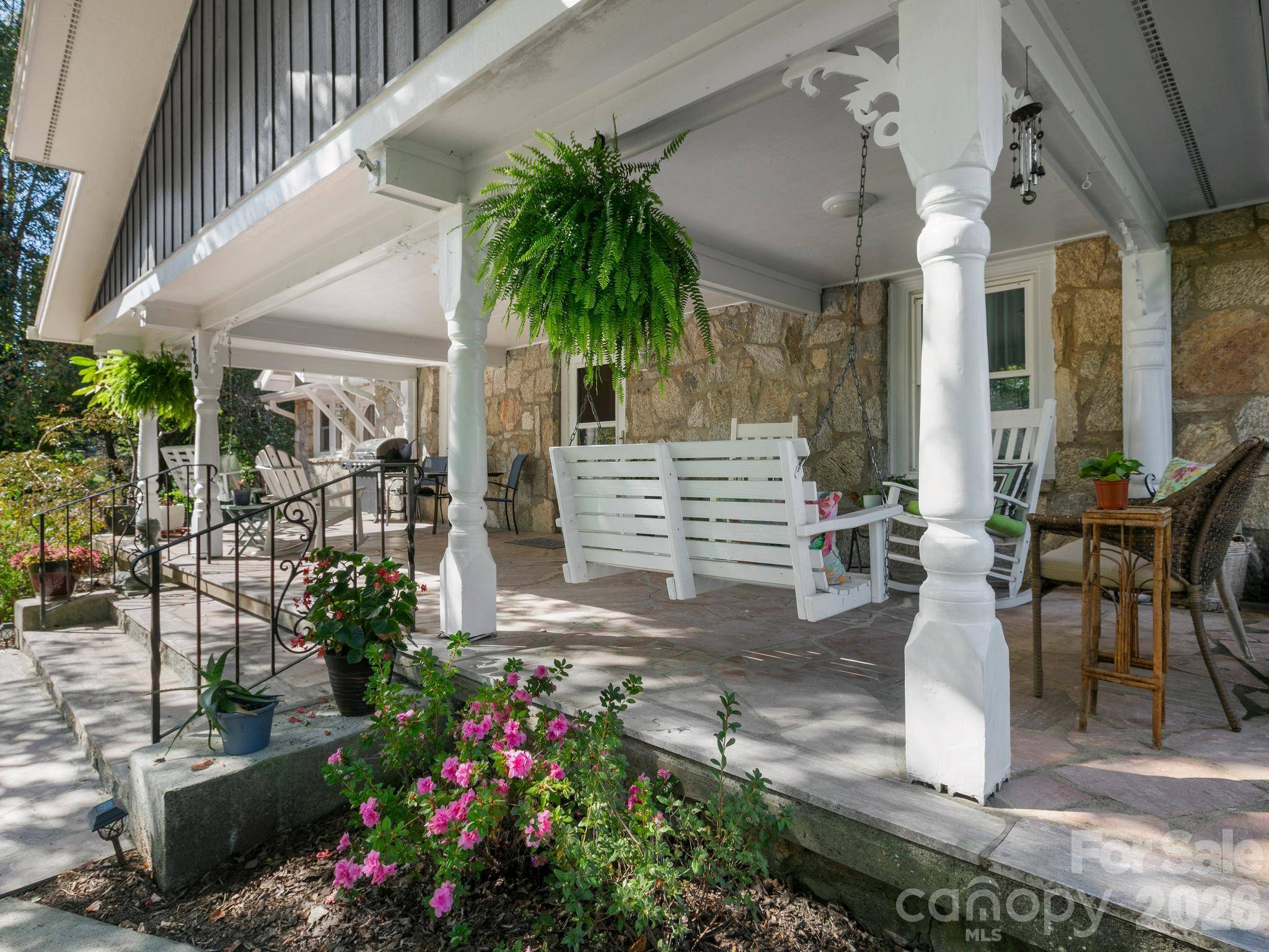 389 & 405 Courtland BLVD, Hendersonville, NC 28791