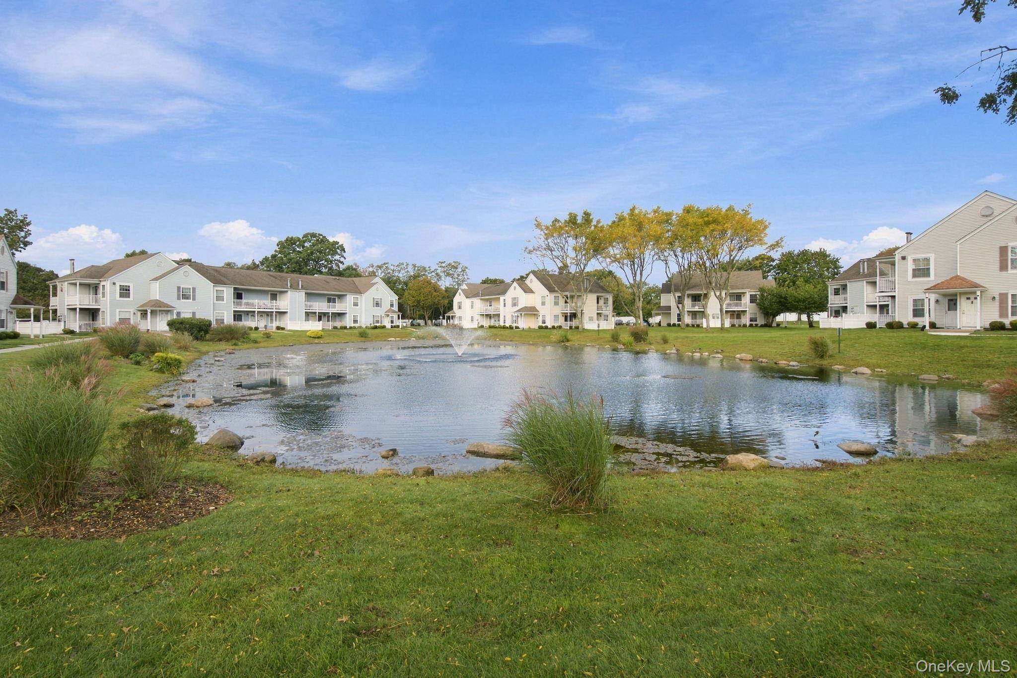 100 Fairview CIR, Middle Island, NY 11953