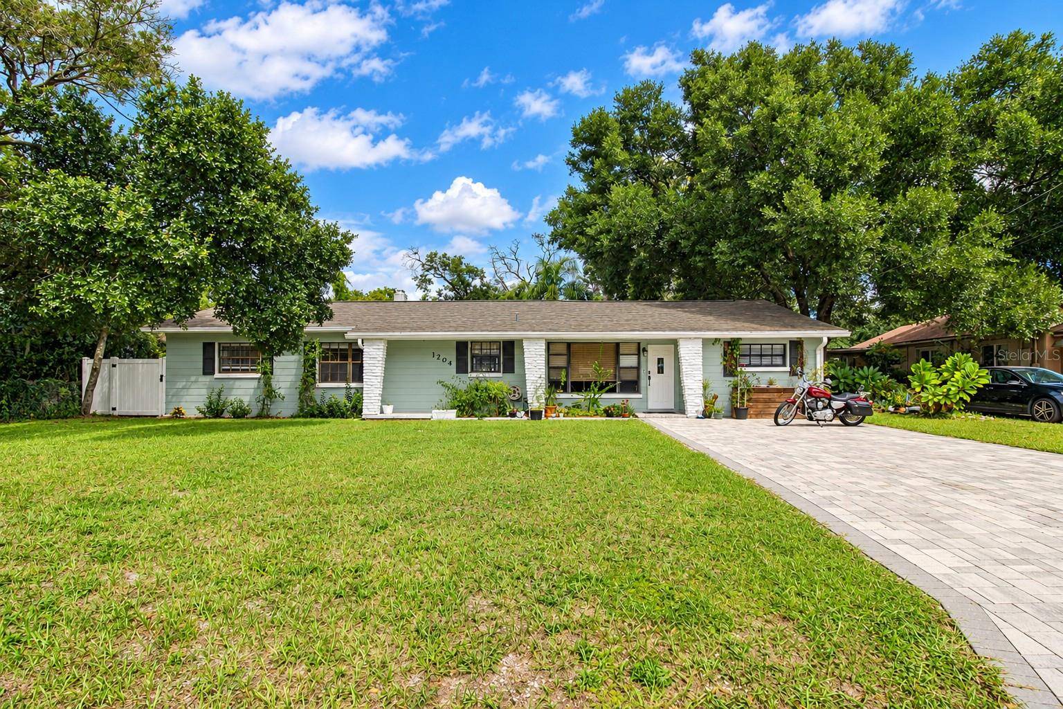 1204 E NORTH ST, Tampa, FL 33604