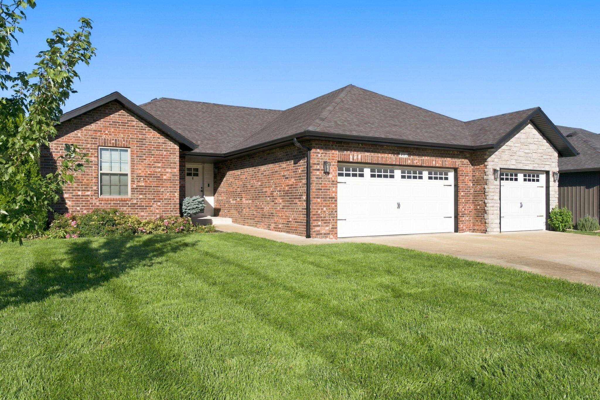 413 N Maplecrest DR, Nixa, MO 65714