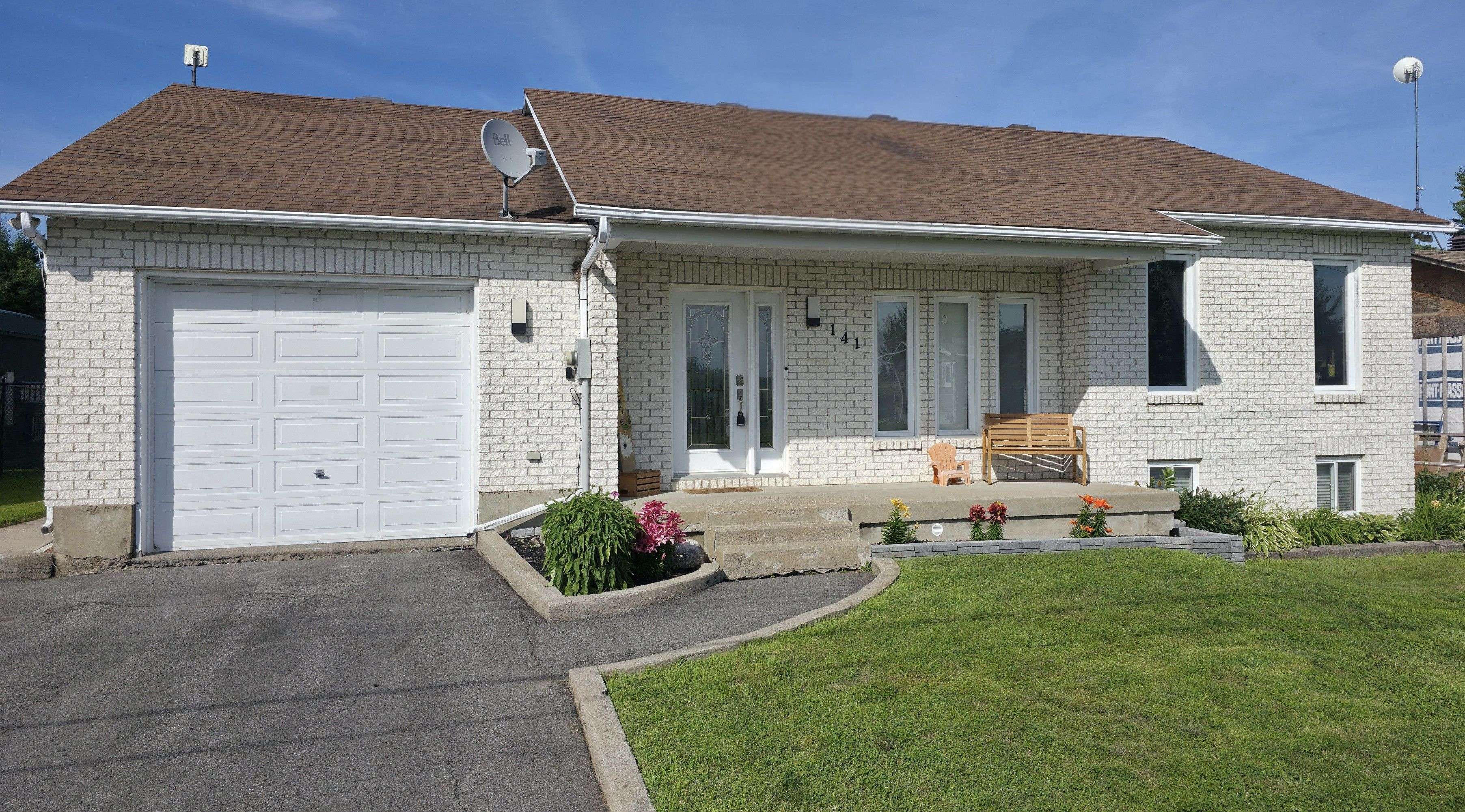 141 Jessup's Falls RD, Alfred And Plantagenet, ON K0B 1L0