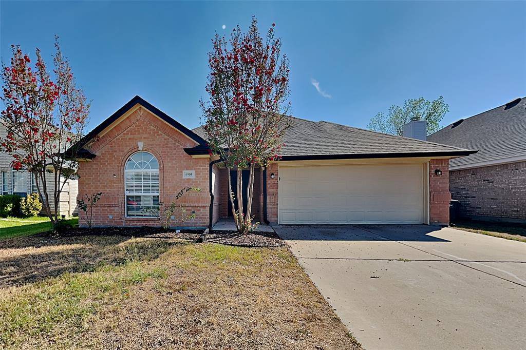8908 Saranac Trail, Fort Worth, TX 76118