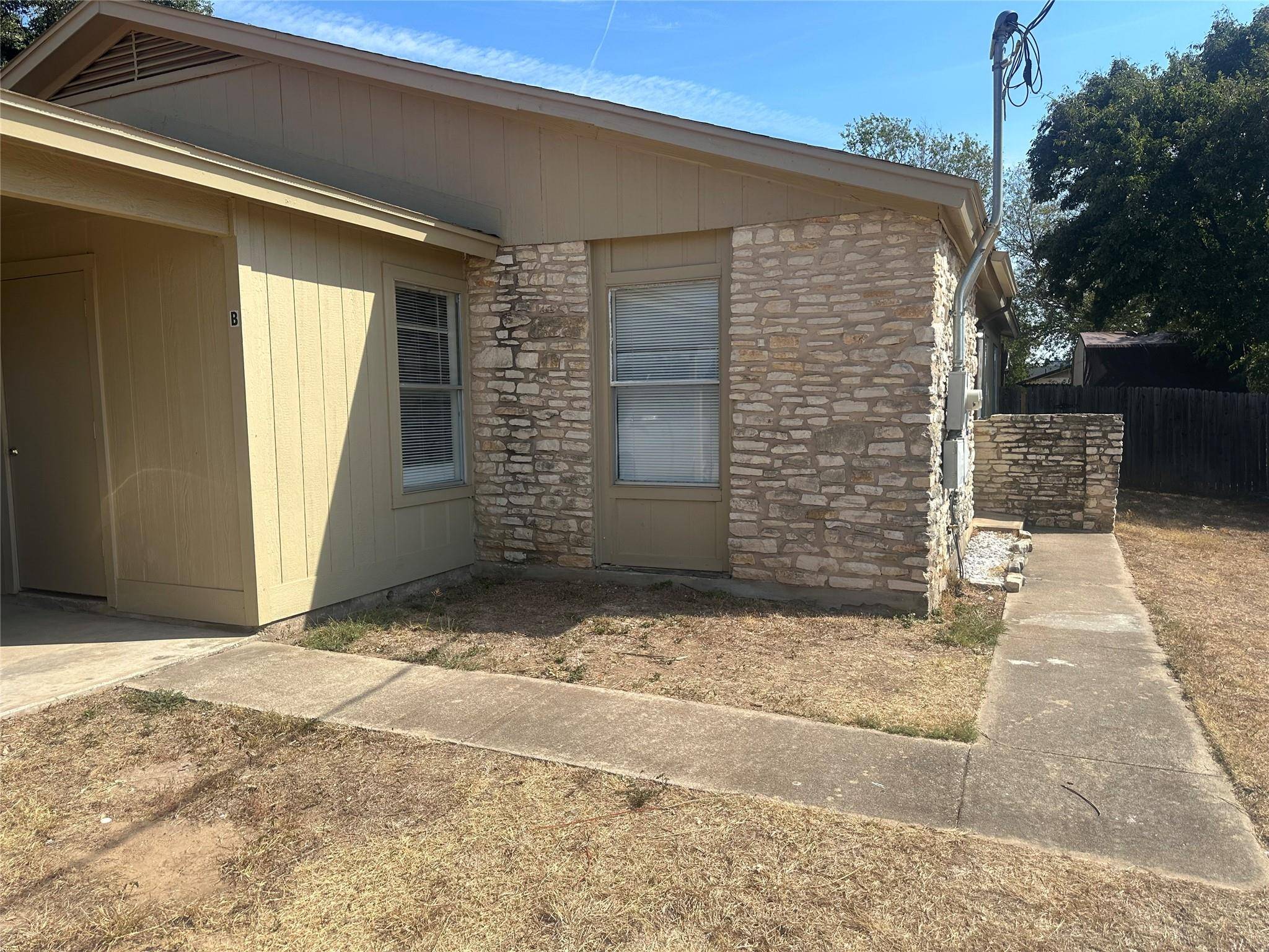 2602 S Bagdad RD #B, Leander, TX 78641