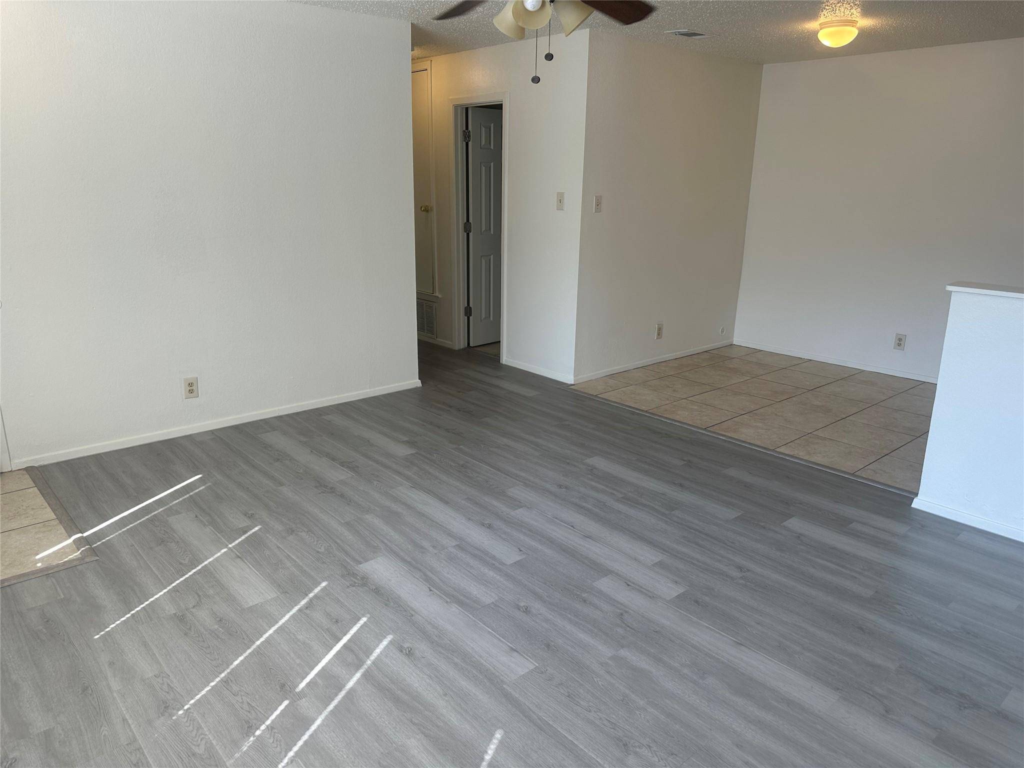 2602 S Bagdad RD #B, Leander, TX 78641