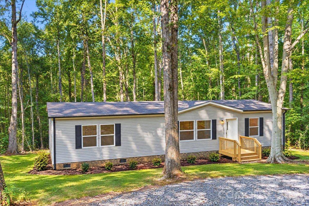 1020 Freedom DR, Statesville, NC 28625