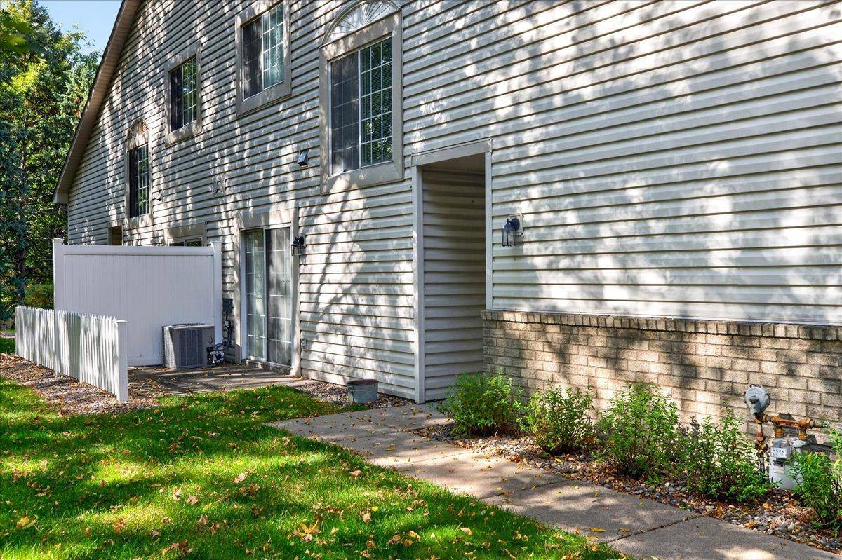 2583 Lockwood DR, Mendota Heights, MN 55120