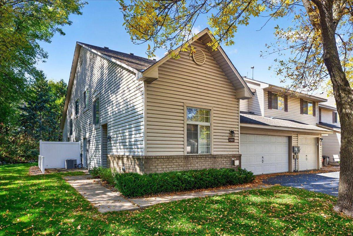 2583 Lockwood DR, Mendota Heights, MN 55120