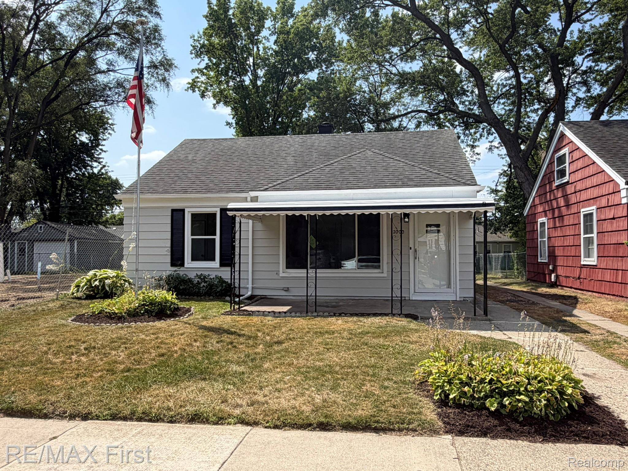 2000 Moorhouse ST, Ferndale, MI 48220