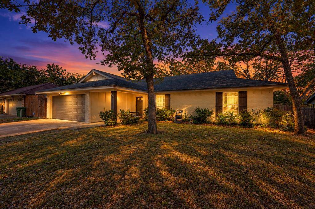 608 Ridgewood Circle, Hurst, TX 76054